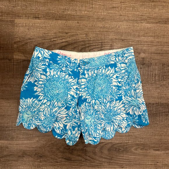 Lilly Pulitzer Pants - Lilly Pulitzer Blue Floral Scalloped Shorts (The Buttercup Short)